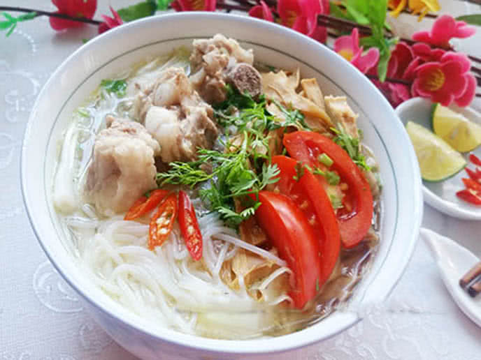 Cách nấu bún măng giò heo - Món ăn ngon của miền Trung Việt Nam